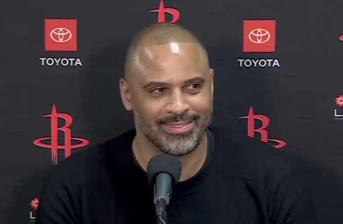 火箭主教练乌度卡赛后表示，我们以为湖人会摆出一副强硬的姿态，但后面没太多跑动，我