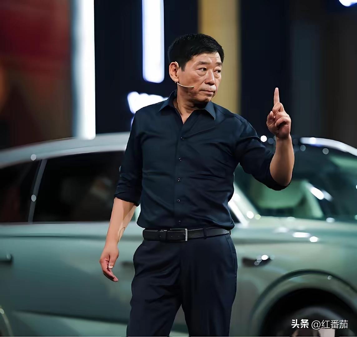 长城汽车魏建军，最近说了段在当下车圈里“不合时宜”的大实话。

别的老板都在台面