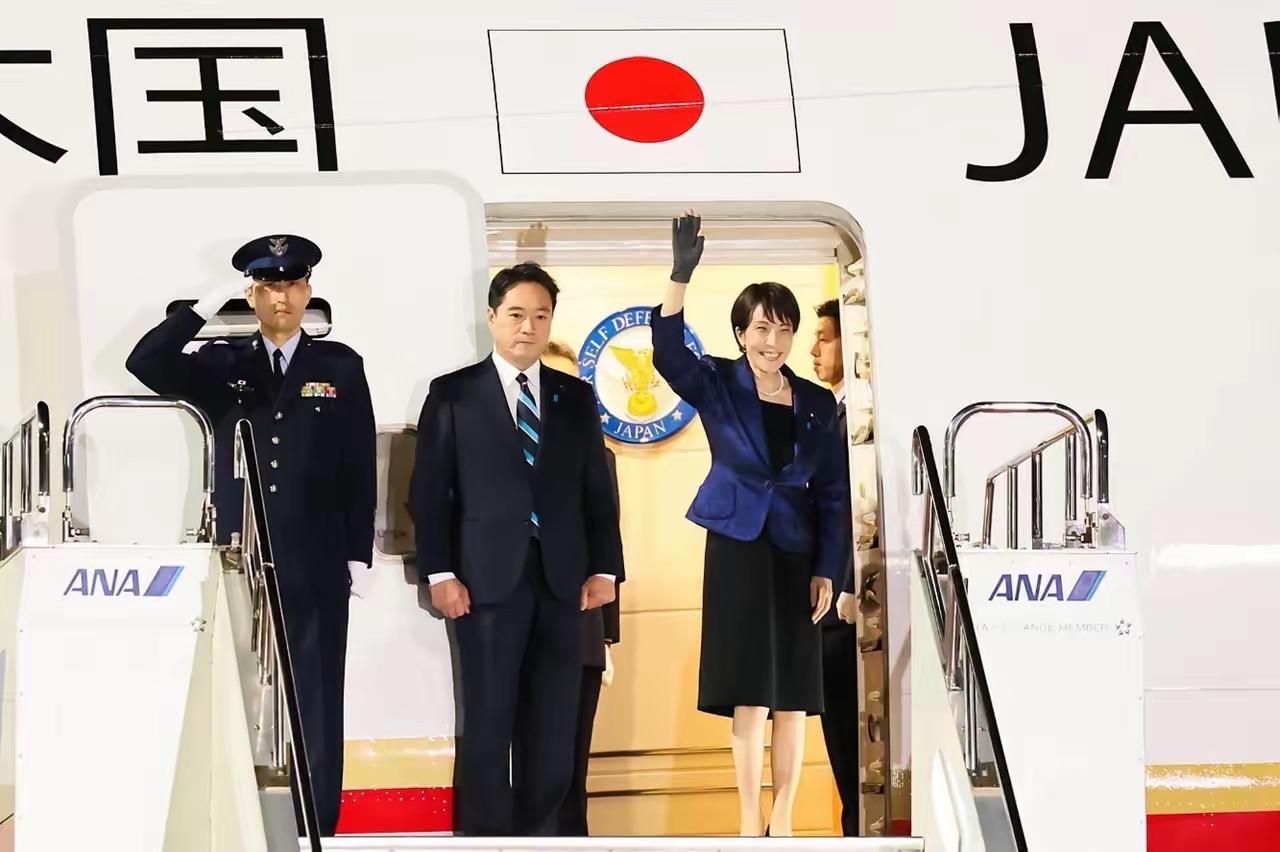 高巿早苗这趟美国行，是明知山有虎，偏向虎山行。
行前一些大佬劝高市以生病为由延后