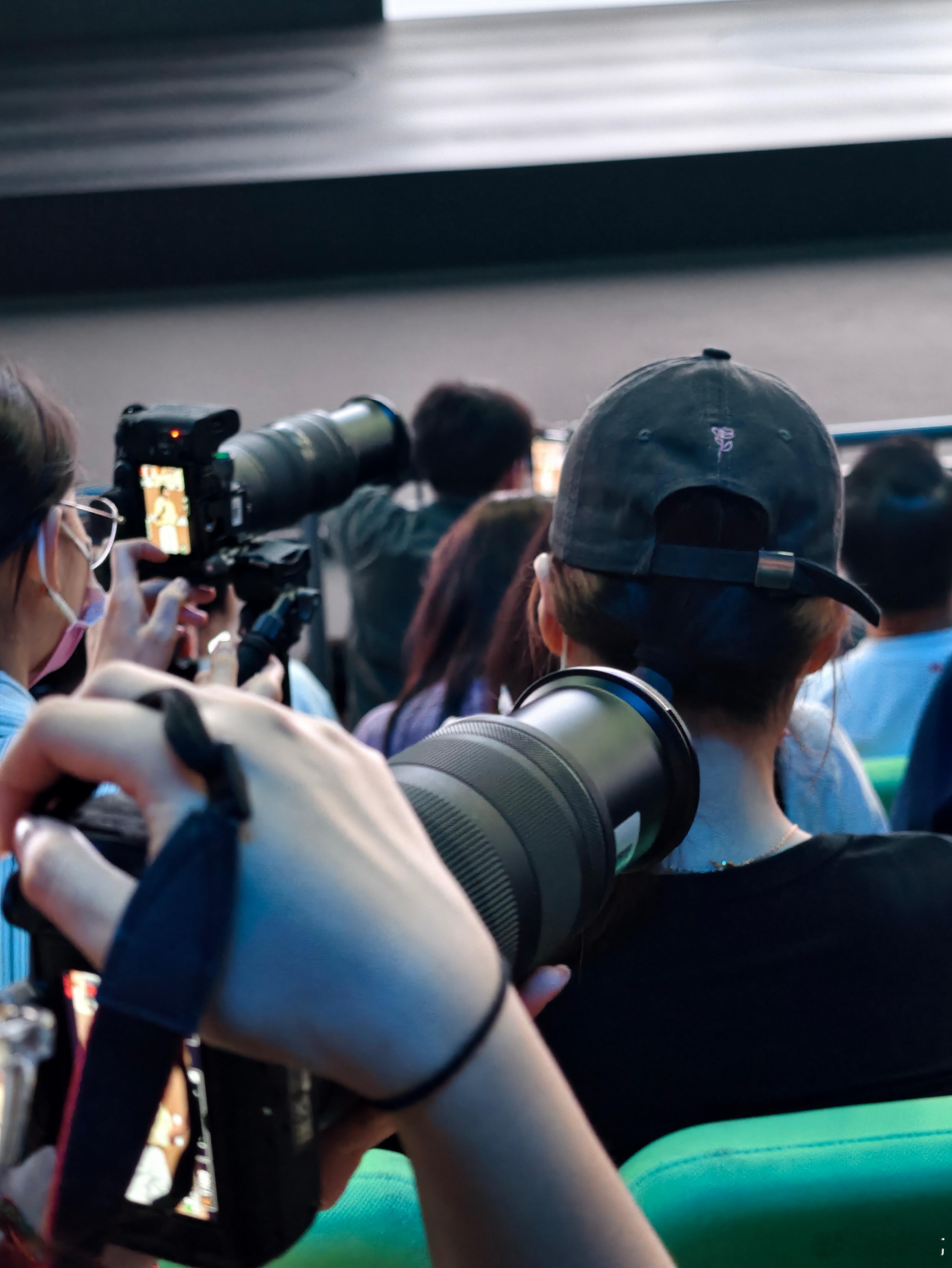 长枪很多啊华为pura系列新品发布