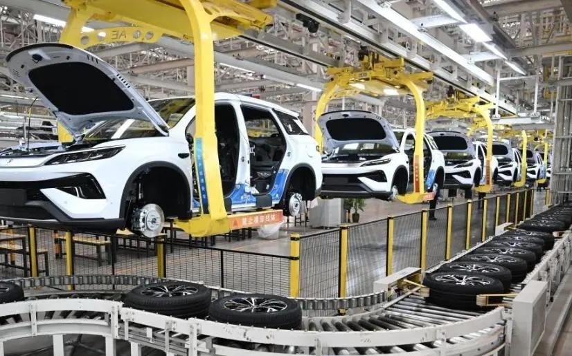 当谈及中国在世界上“什么最多”，新能源汽车、风力发电装机量以及发电量等领域的亮眼