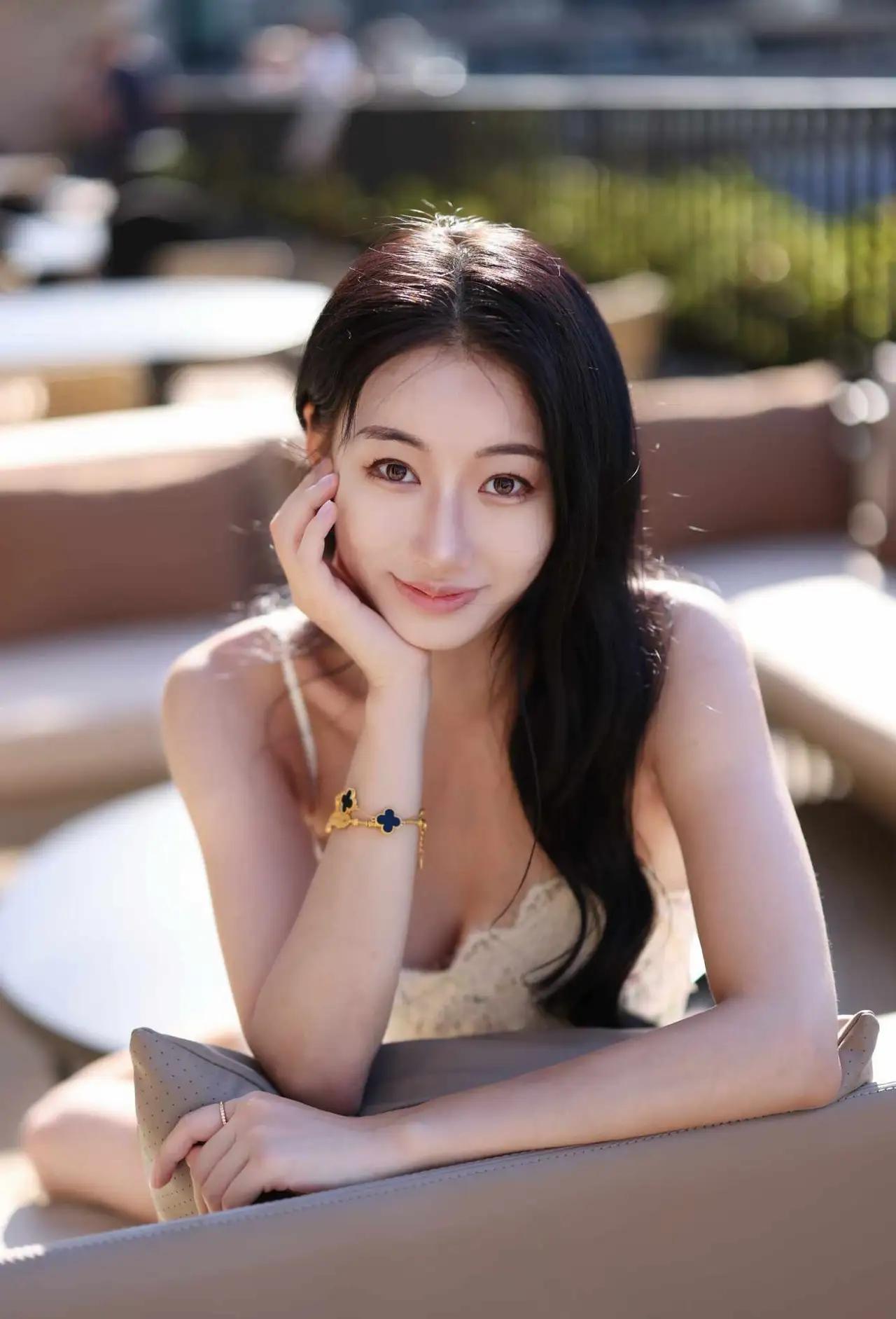 亲，换身份证啦，
你的身份证到期啦！
友好提醒你一下。

我若执笔写眷念
一眼，