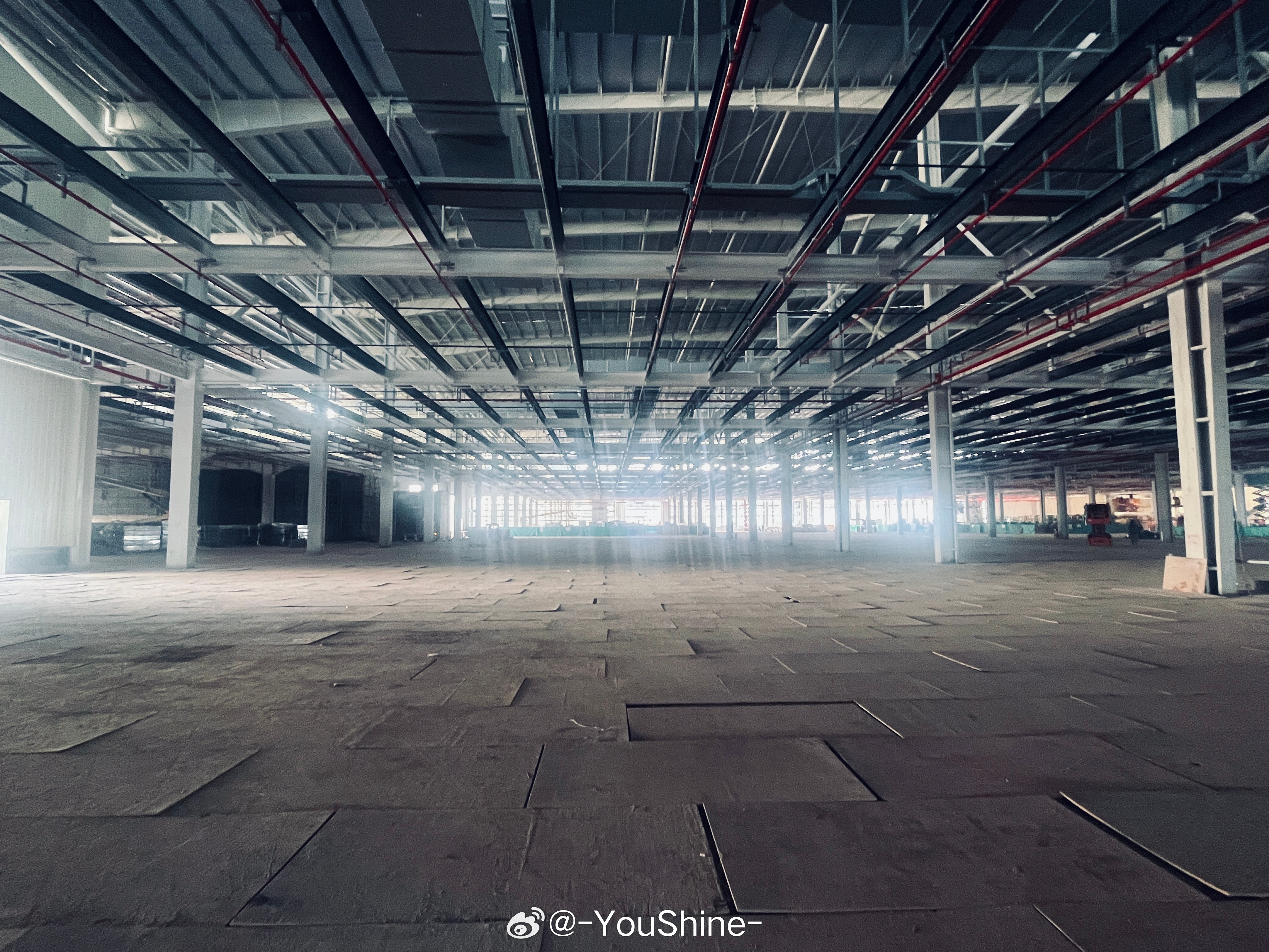 来自工地打灰妹儿的震撼这破房子真特么大根本望不到头热死劳资了 