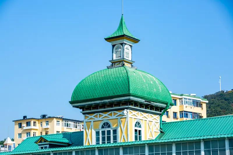 中东这场仗，最大的赢家，是俄罗斯。
没有之一。

原因就一条，油价涨了。
霍尔木