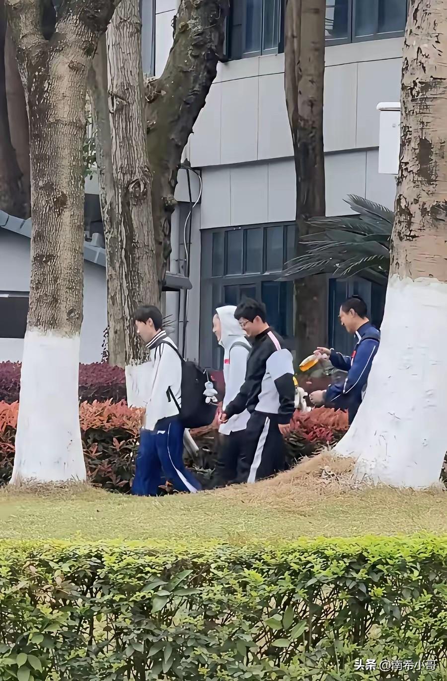 很多人认为曼昱输给大藤沙月是因为技战术打法被针对，
其实所有人都理解错了，
曼昱