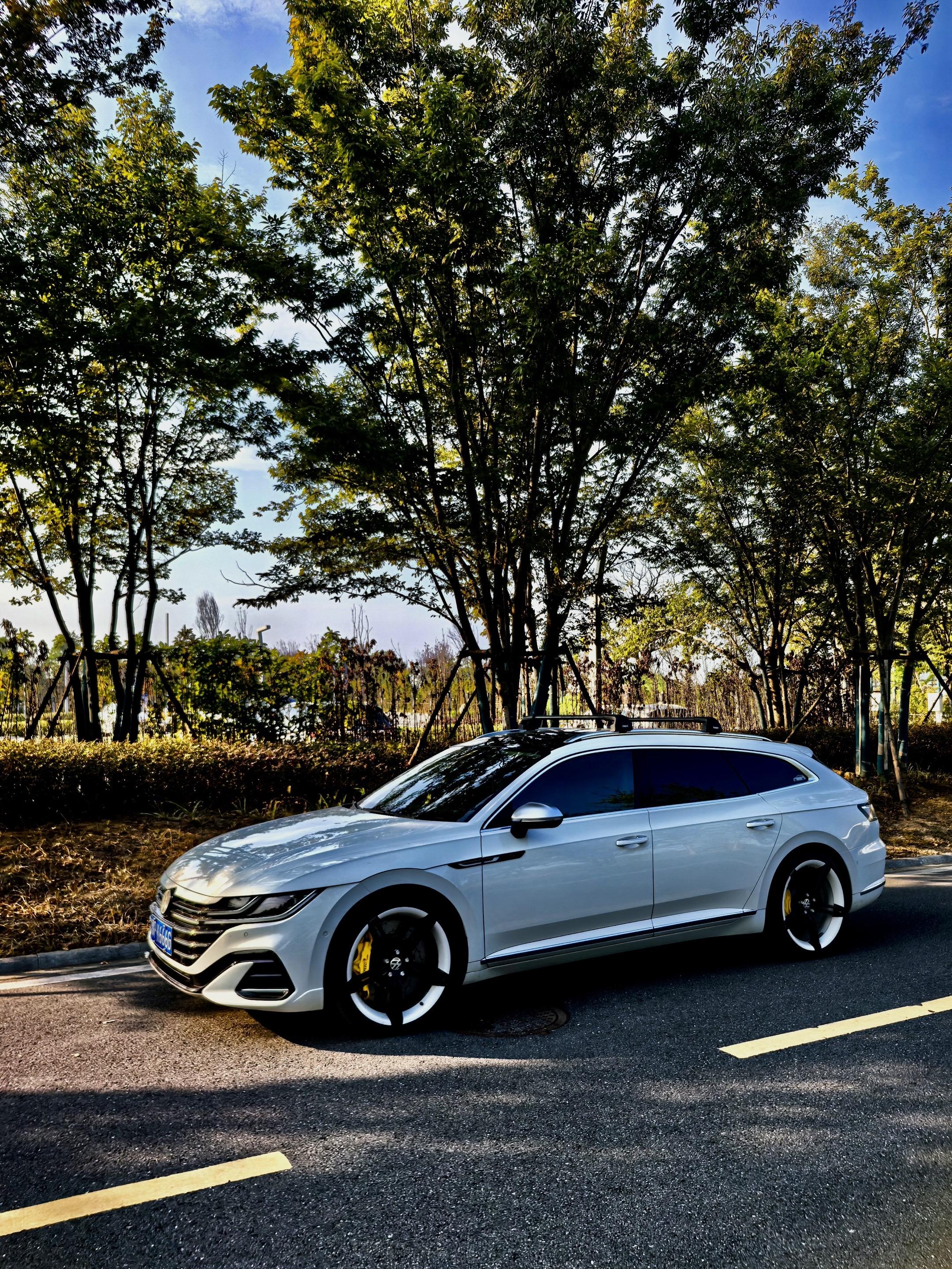 大众CC旅行版。都26款了内饰还不变 真的就只靠这个外观了