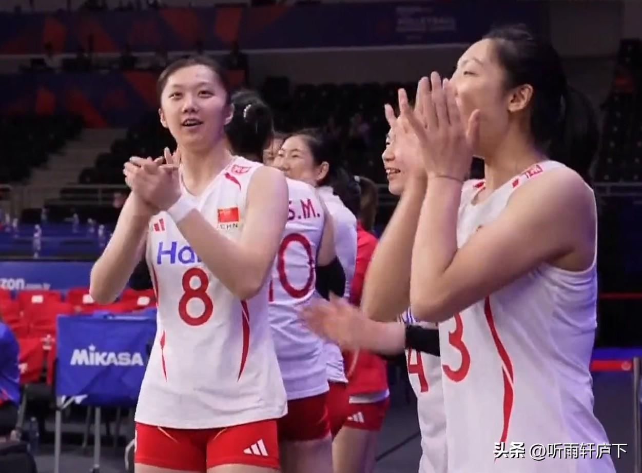 【女排世联赛】中国女排对巴西正在进行中，开局苦战！女排24:26惜负巴西先丢一局