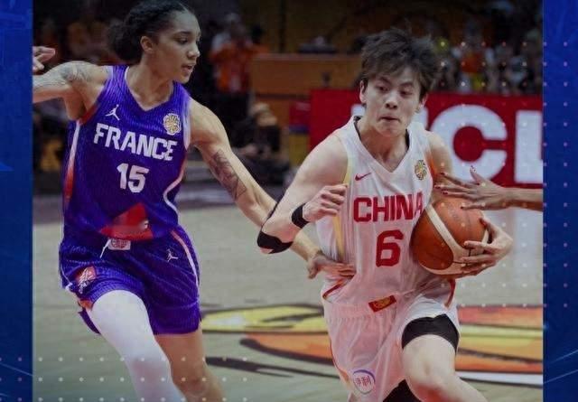 女篮29分惨败真因曝光！王思雨韧带断裂硬扛，赛后揽责让人破防