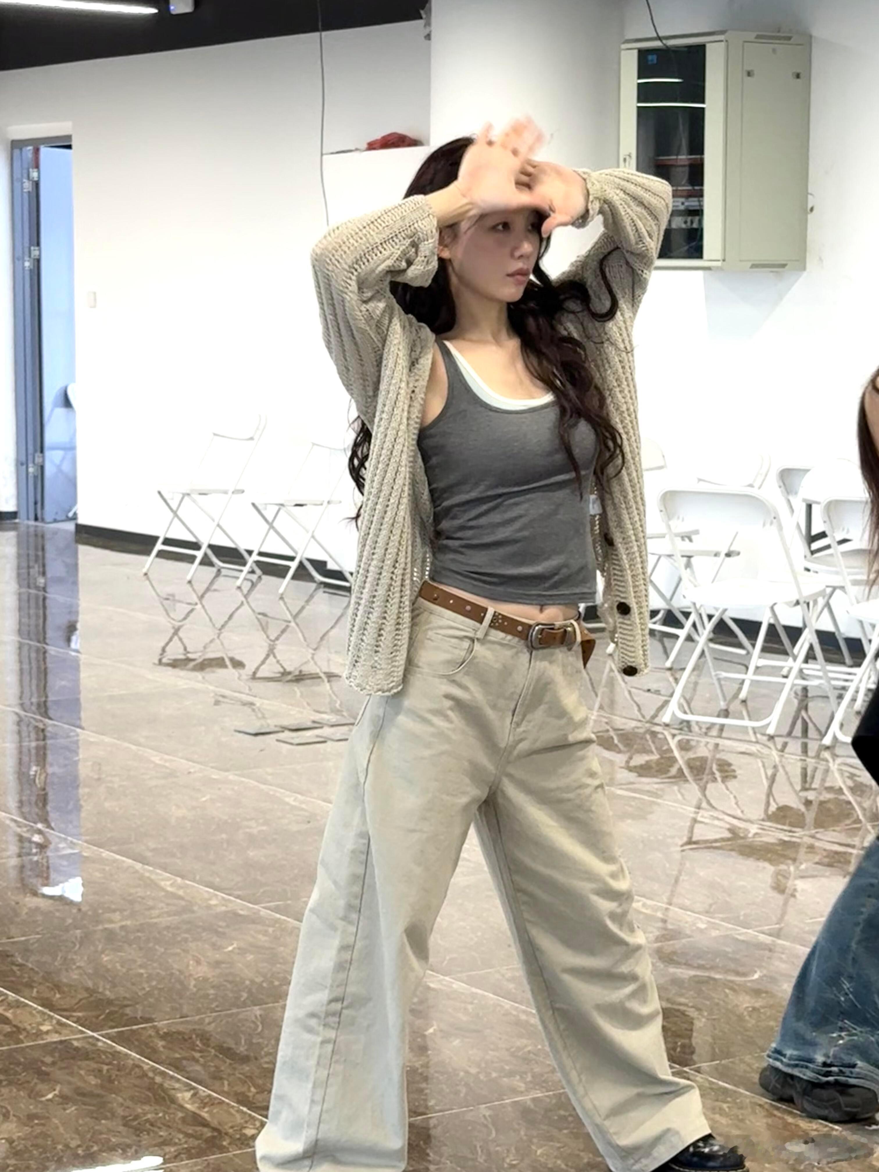 徐梦洁直拍看爽了徐梦洁一公终于选对歌了唱跳衔接丝滑流畅，全开麦收音超稳，舞台掌控