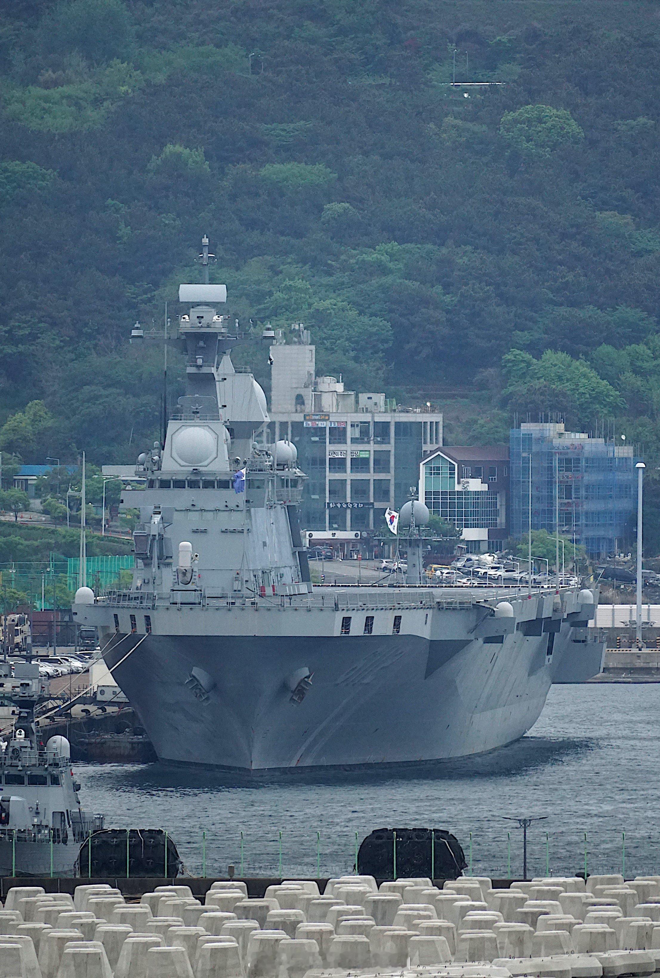 🇰🇷LPH-6112「马罗岛」#中外舰闻[超话]# ​​​