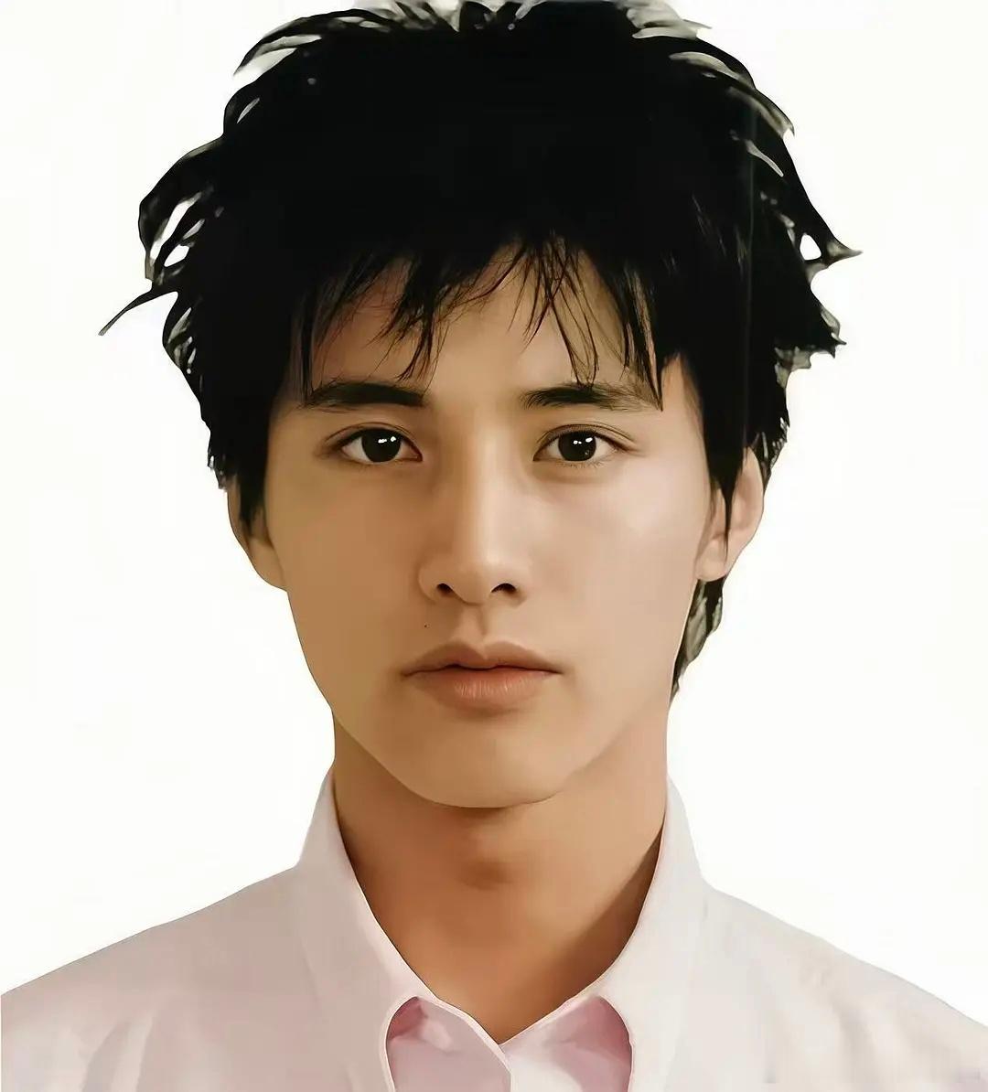 真帅哥经得起任何发型的检验 