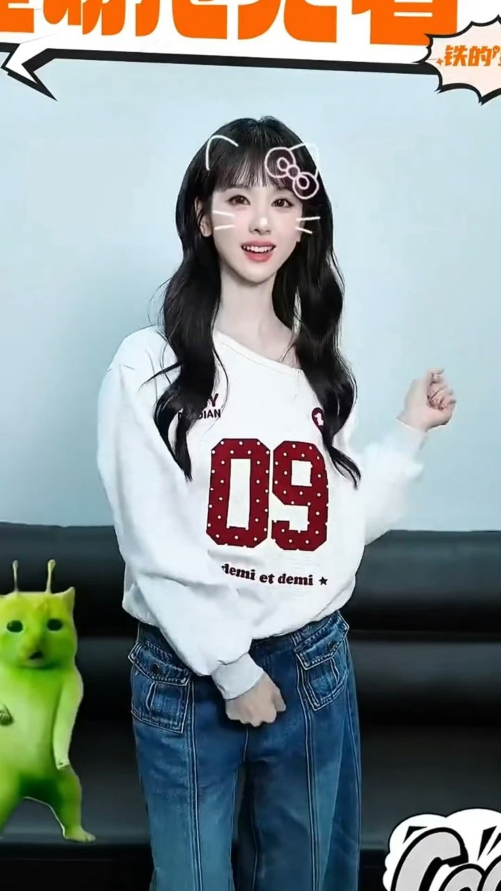 陈都灵跳小鸡舞陈都灵跳小鸡舞啦，真的好可爱啊🐤陈都灵外星小绿猫cha