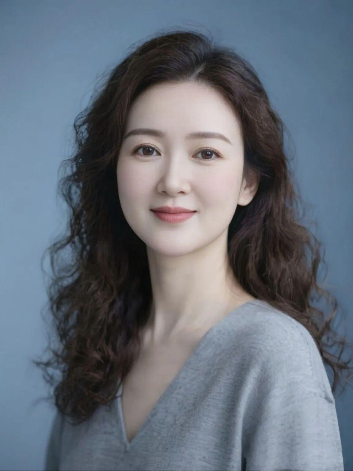 “喜欢一个人独处，并非是变得孤僻，而是历经世事之后，真正悟透了人性，也看清了生活
