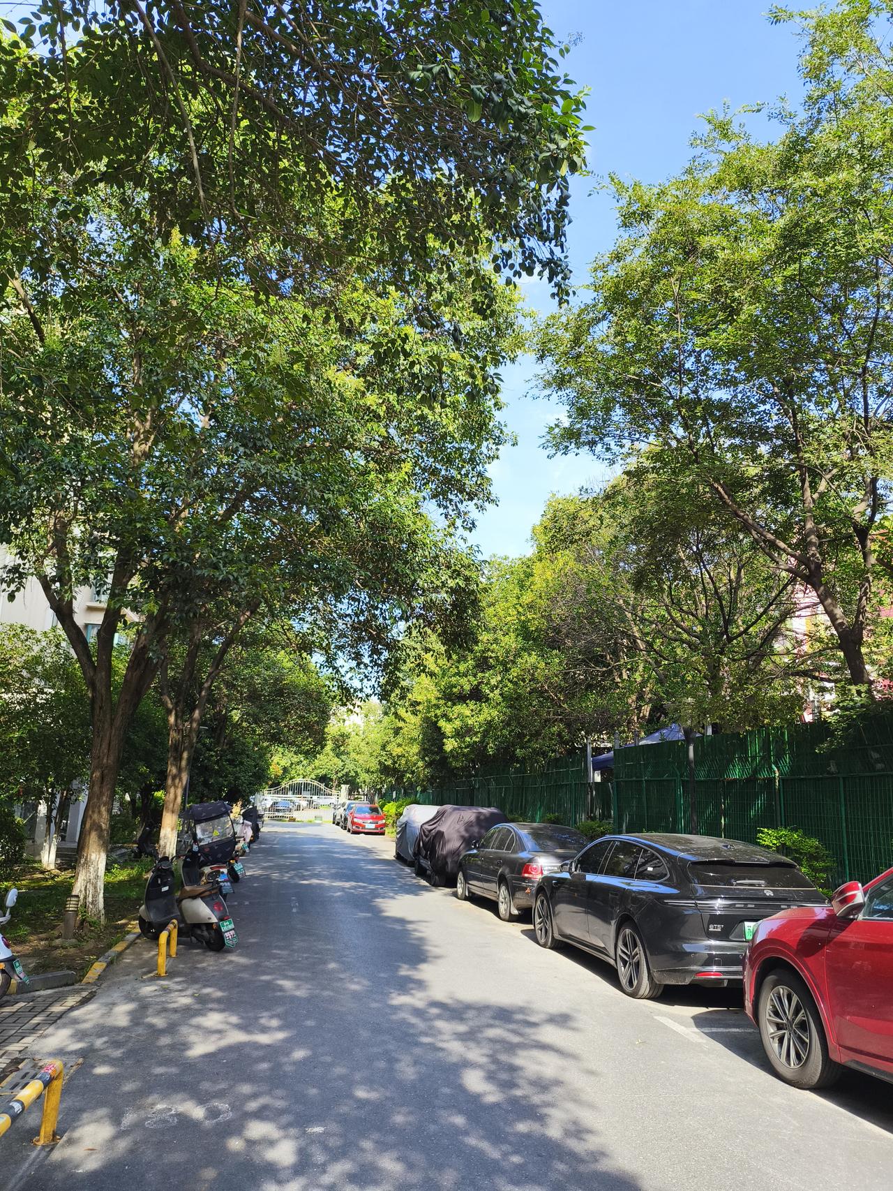 有人吐槽体感很热预报却不到40℃，还怀疑气象局不敢报。其实，预报温度和体感温度不