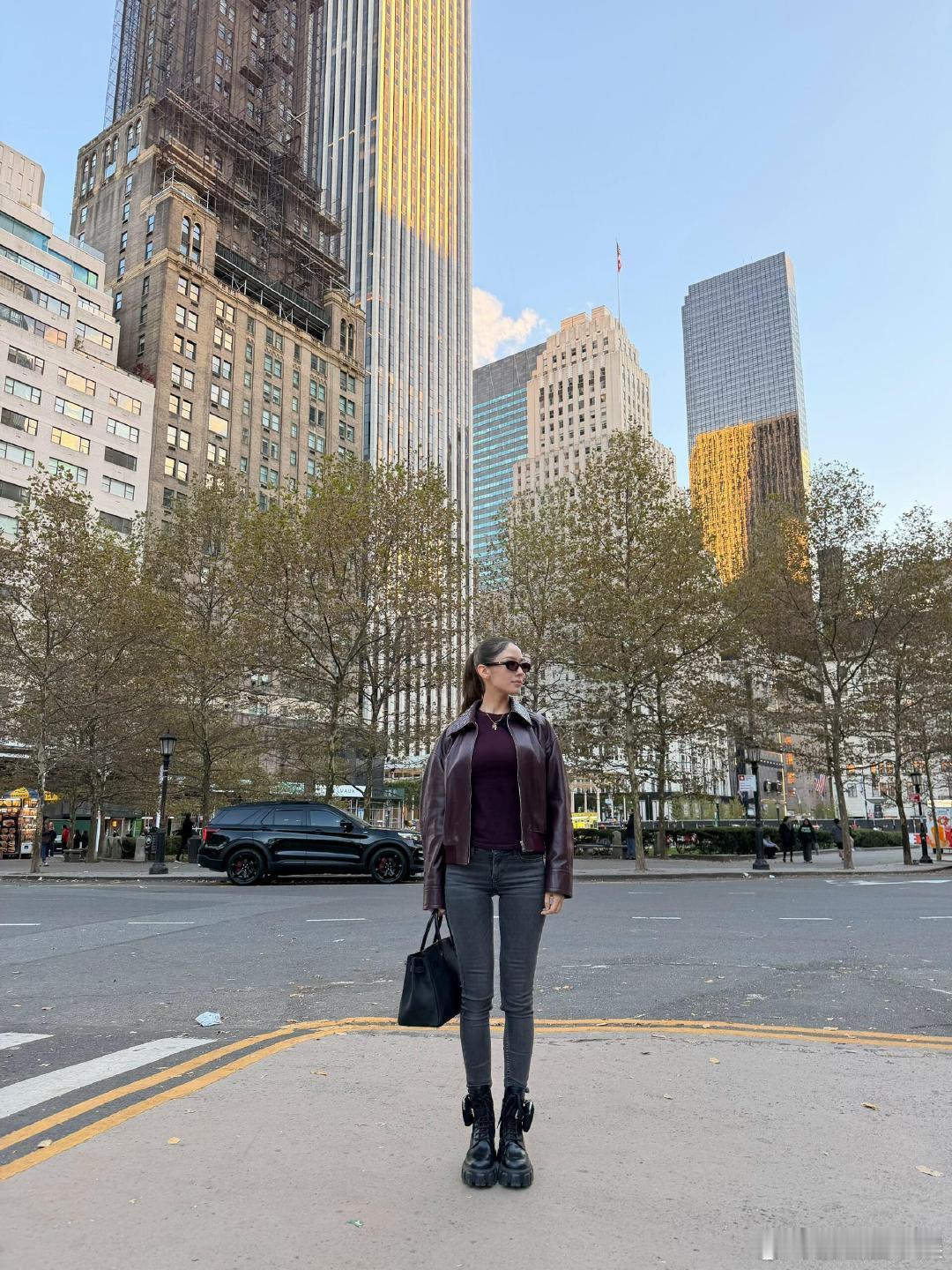 吉娜这脸建模都不敢这么建 在人群中一眼就能注意到吉娜，不仅因为颜值高，更因为那种