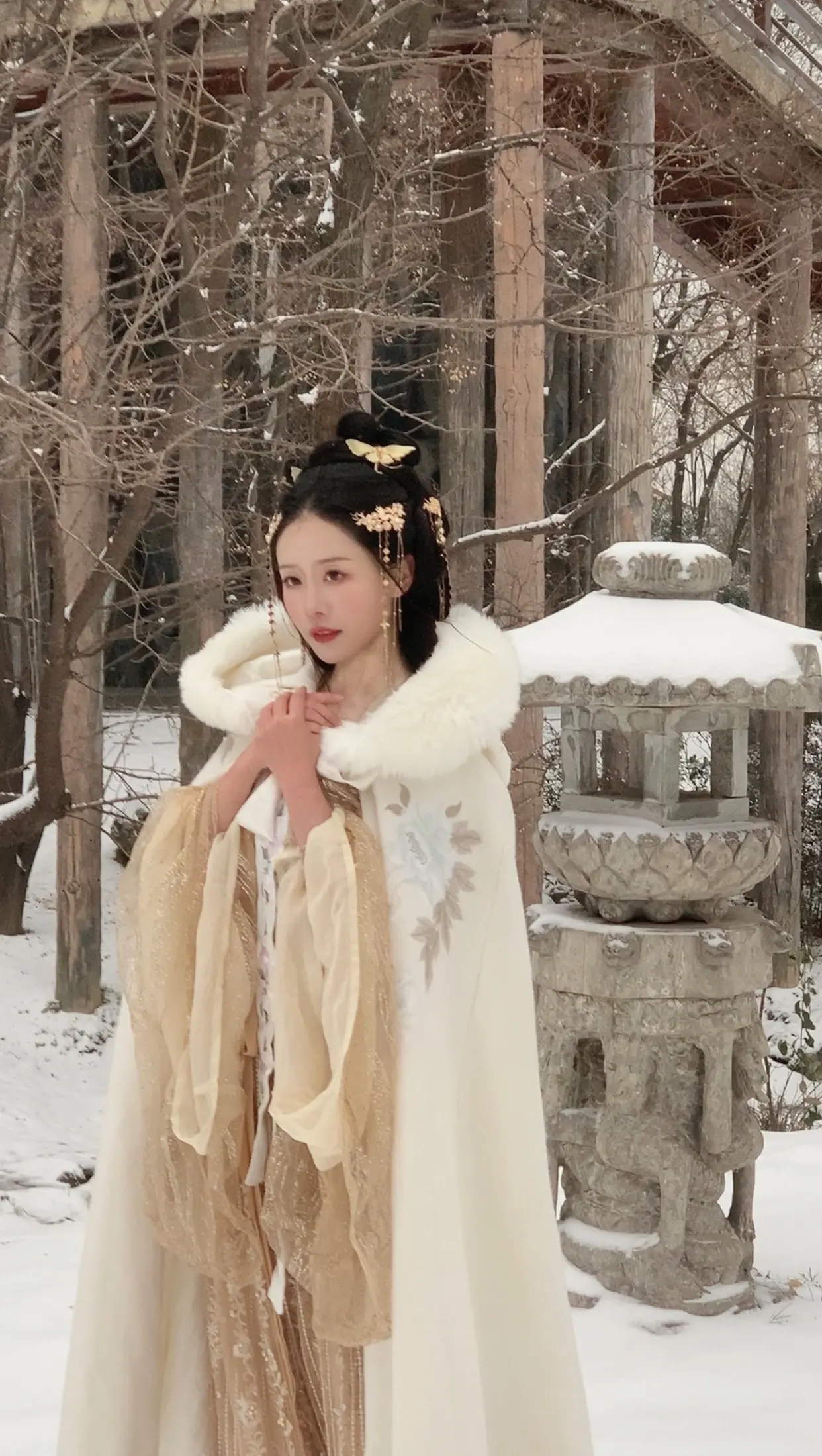 雪景配汉服太绝了
