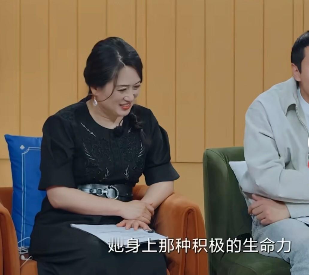 徐志胜被问到女友带他看玉兰花和四季桂的事，他想都没想就说了出来。
换个人，可能觉