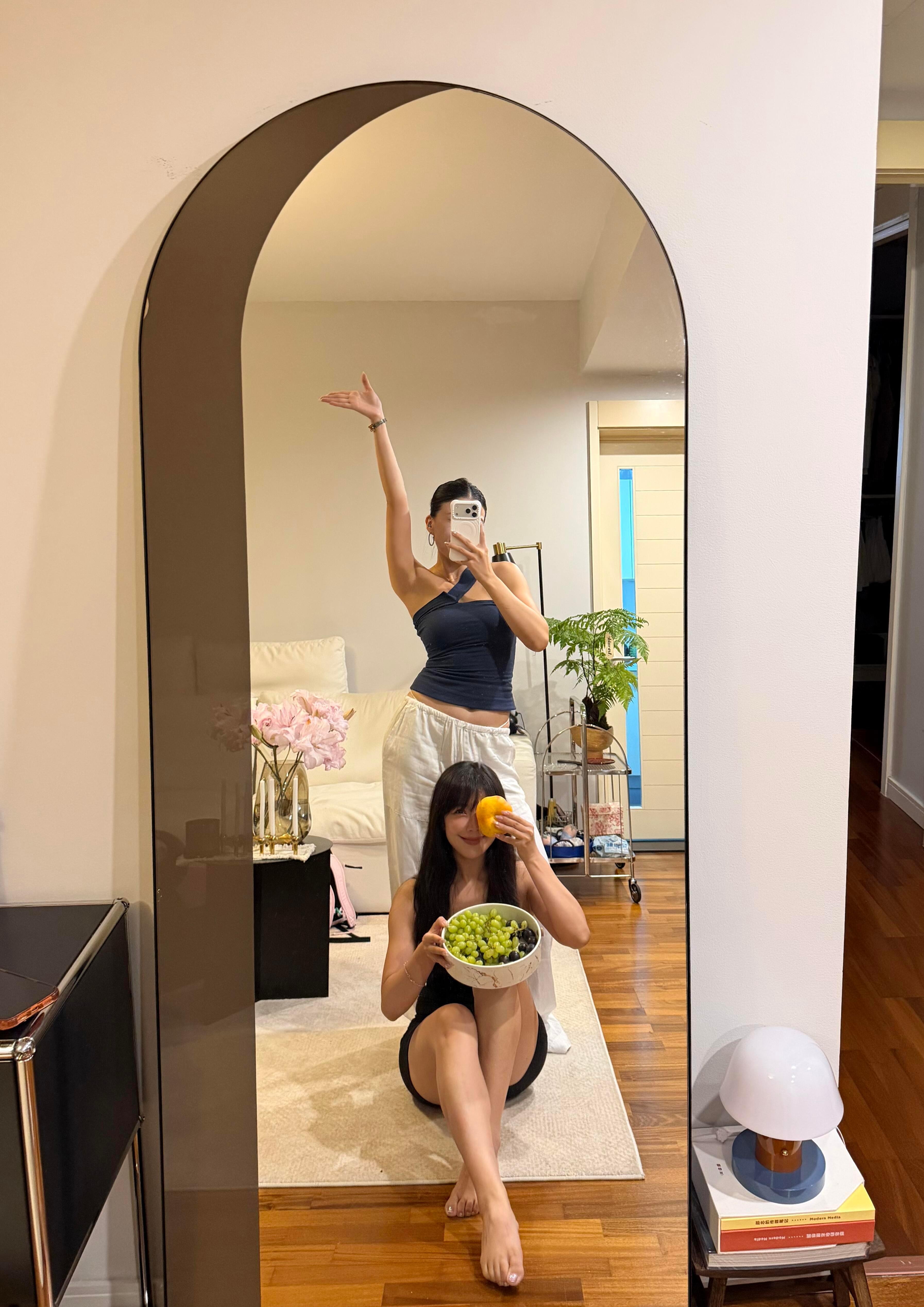 赵奕欢居家照 
