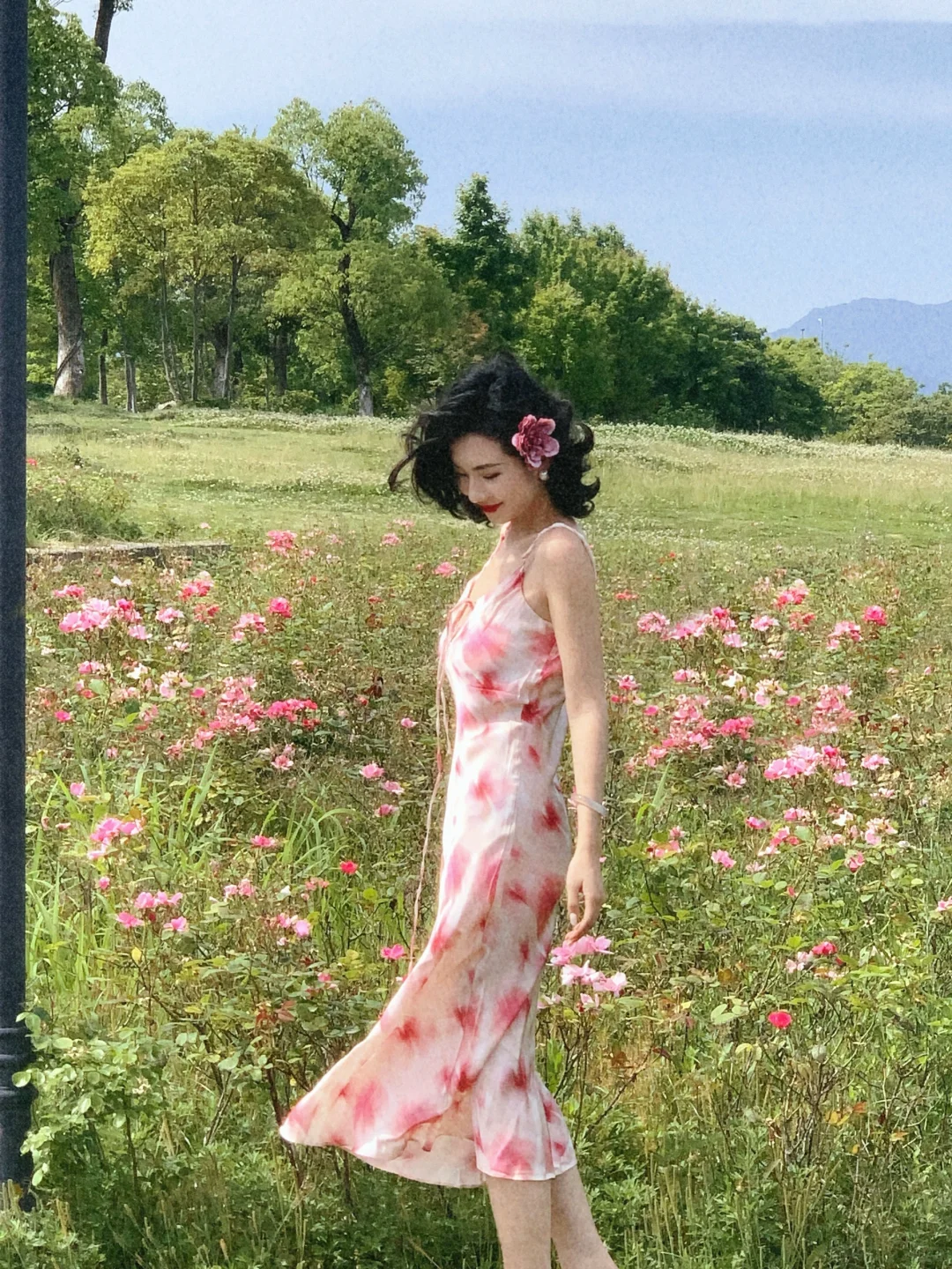 把花丛穿在身上