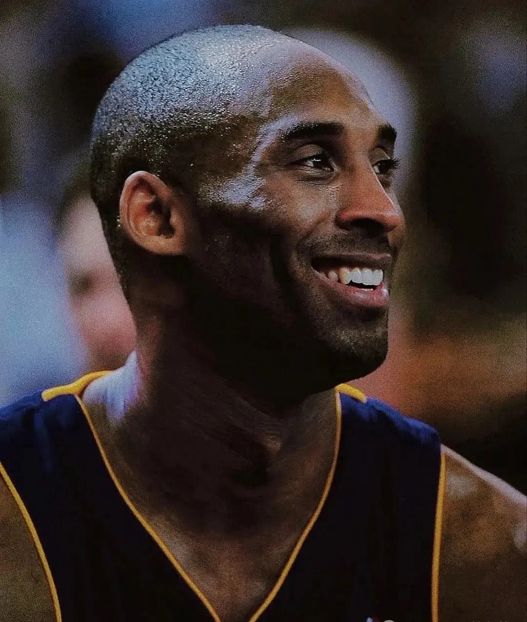 生命的豁然总会随着第一缕明媚到来，每一次的失败，都是成功的伏笔；每一次的考验，都