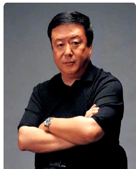 尤小刚当爹看了一个评论，觉得太经典了。
这事儿说白了，就是他经历了与田歌、邬倩