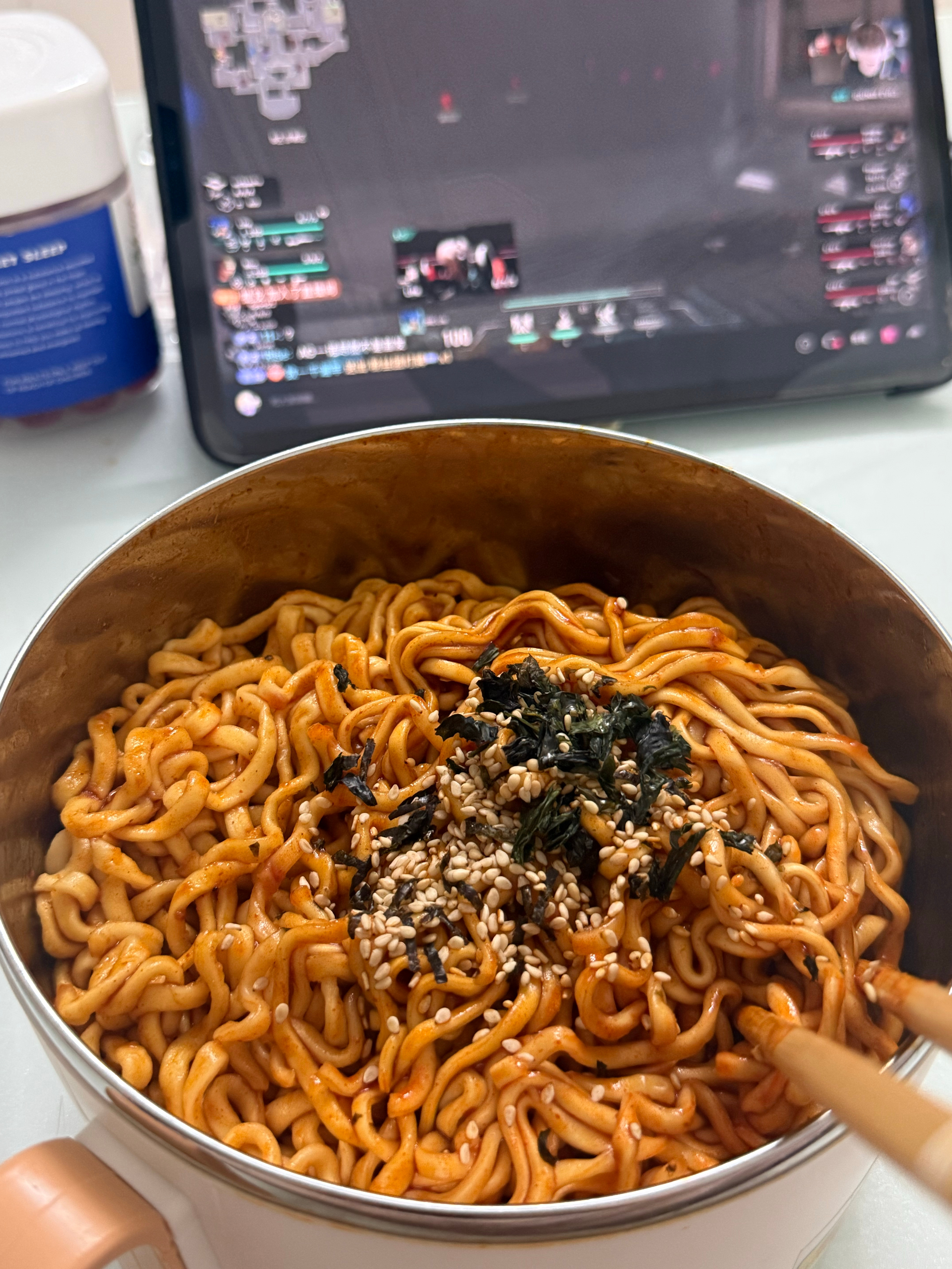 我靠咋一直在吃 