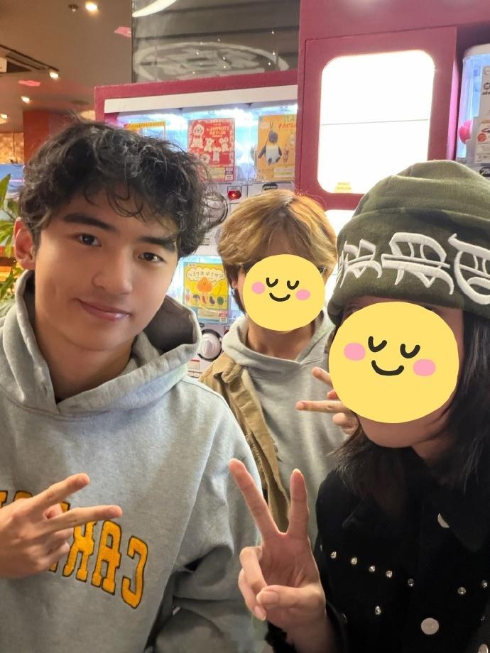 悉尼偶遇谢霆锋张柏芝大儿子 悉尼偶遇谢霆锋张柏芝大儿子Lucas，帅！ ​​​