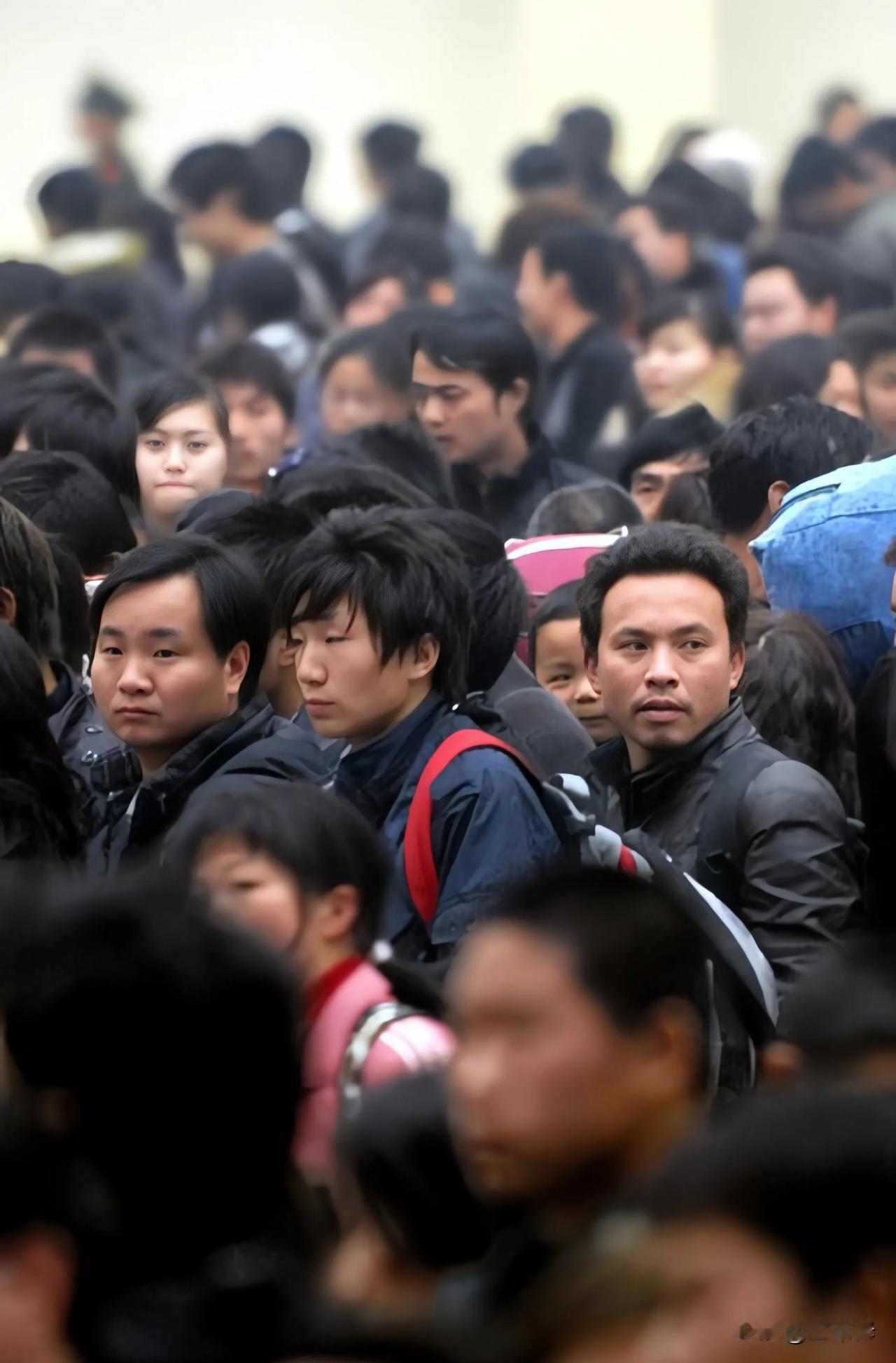 总有人问:月薪5000的人，宁可自己节衣缩食，也要大手大脚打赏女主播，到底是怎么