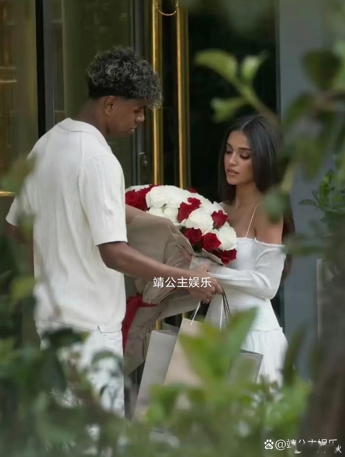 亚马尔与女友加西亚前往美国开启度假模式！真是惬意 