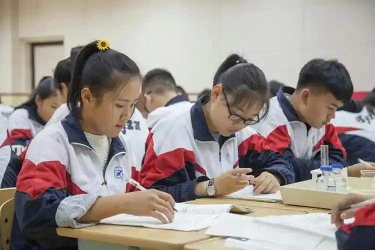 初二数学不及格，初三真能逆袭到140+？过来人实话：不靠天赋，抓对方法，及格线也