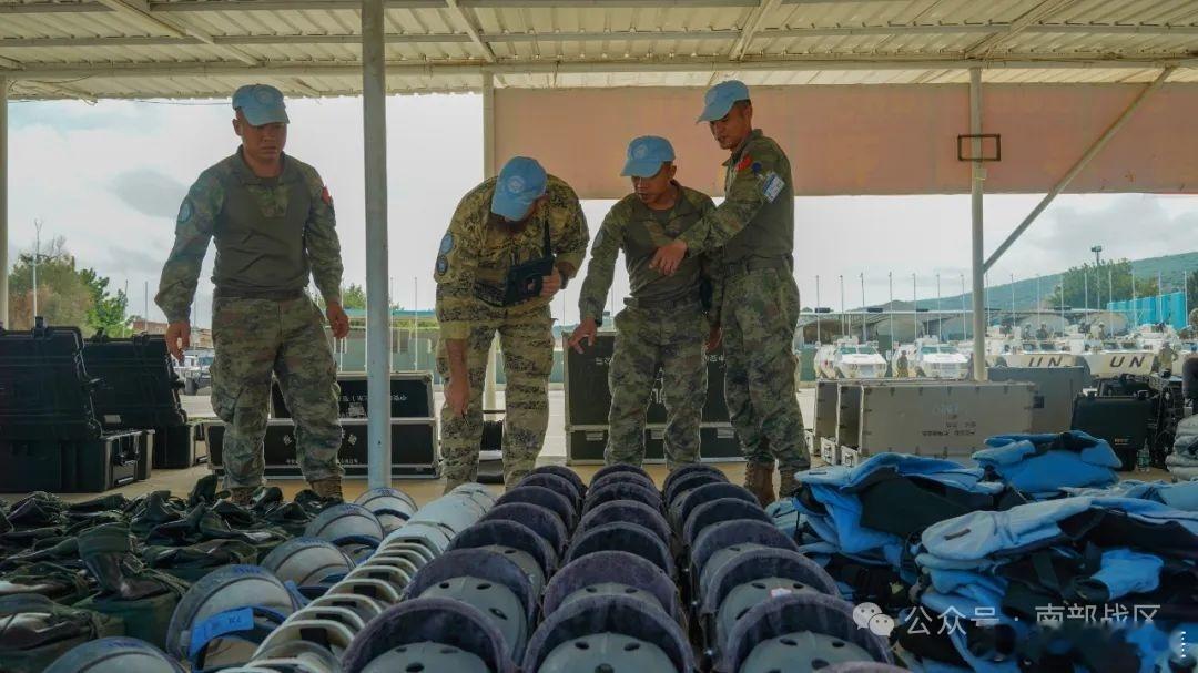 精忠蓝盔[超话]致敬中国军人致敬中国蓝盔 中国第23批赴黎维和部队多功能工兵分队