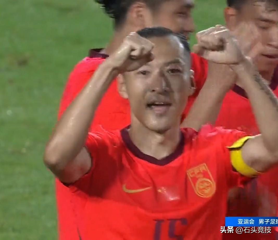 2026亚运会中国男足2-1战胜朝鲜队，取得开门红！张玉宁、吴曦、李昊、门柱获优