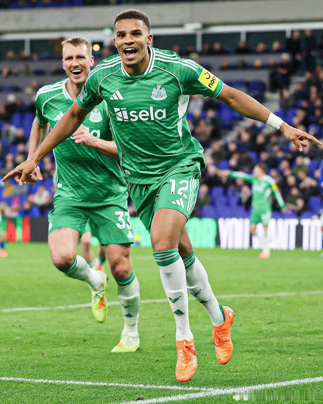 纽卡斯尔联在本赛季耗资3500万英镑💷从米兰签下德国🇩🇪后卫佳夫 