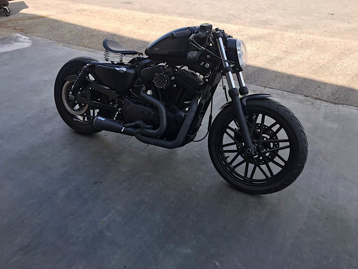 Harley-Davidson Bobby Black