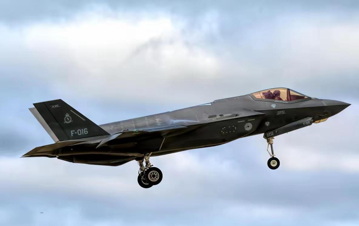 刚刷到个新闻，差点没给我气笑。
美国说，我们那艘被扣的“世纪号”油轮，连船带上面