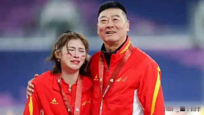 吴艳妮不冤，全运会现象每届比赛都会有。东道主选手，职业生涯从来没有突破13秒，全