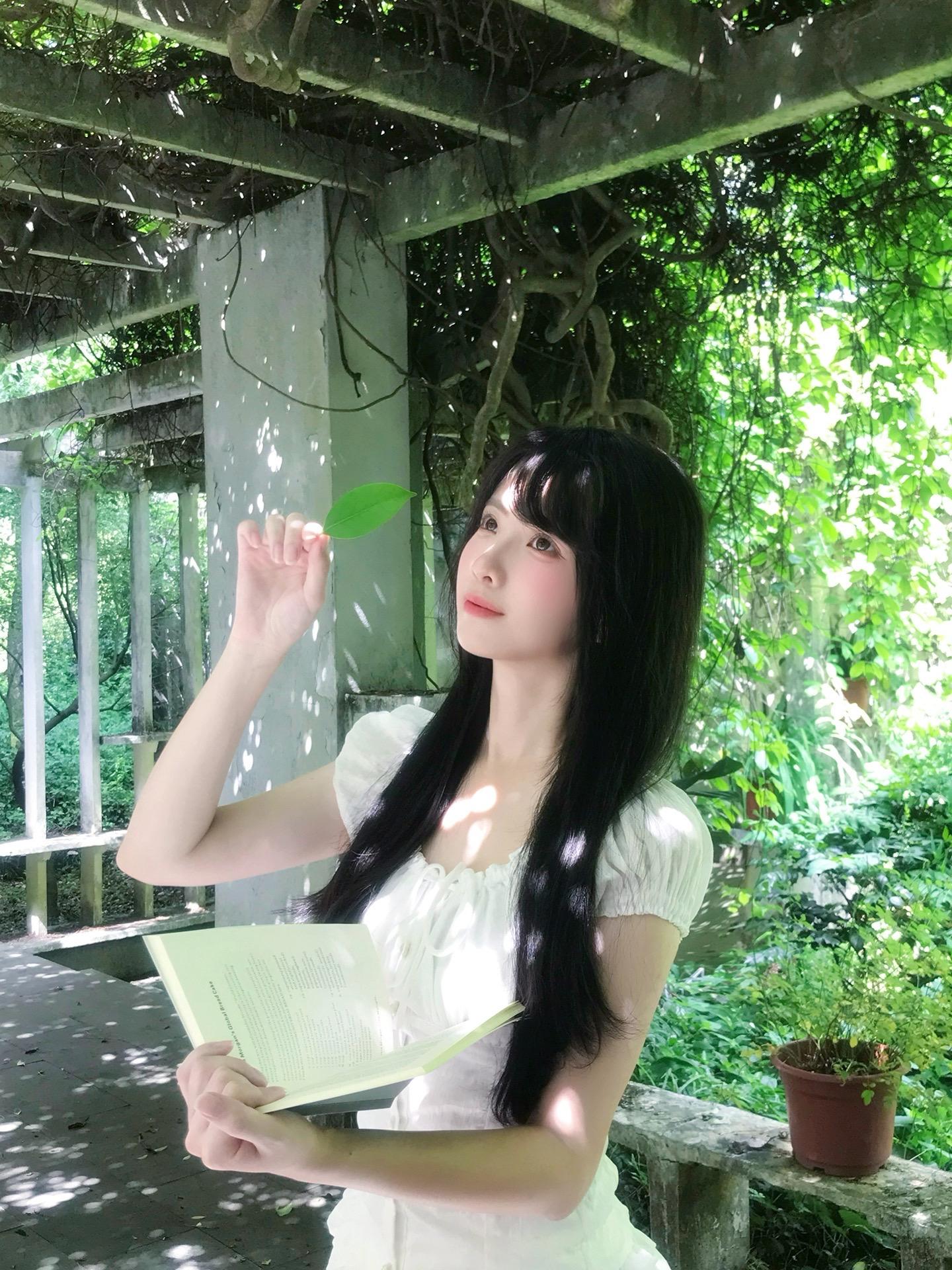 像植物一样光合作用🌿。