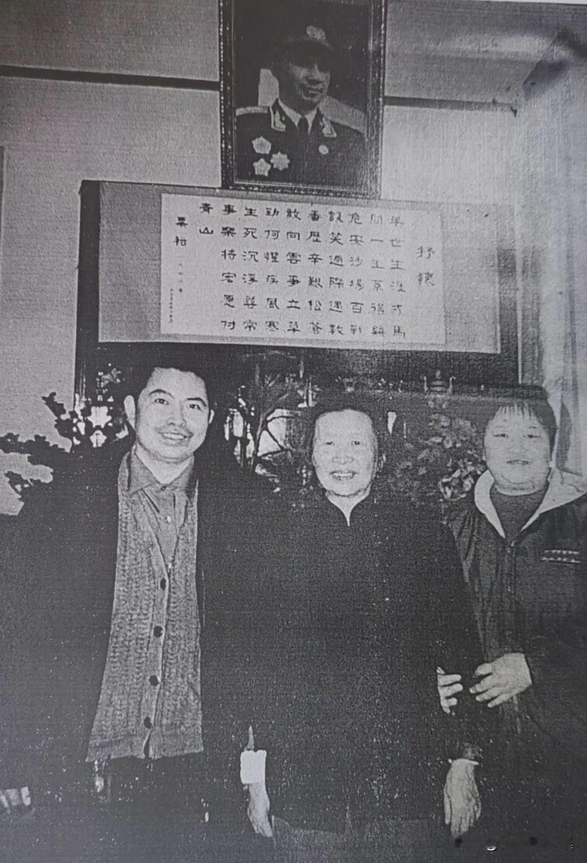 2002年11月6日，湖南粟裕研究室吴跃军(左一)一行采访军委办公厅原副军职新四