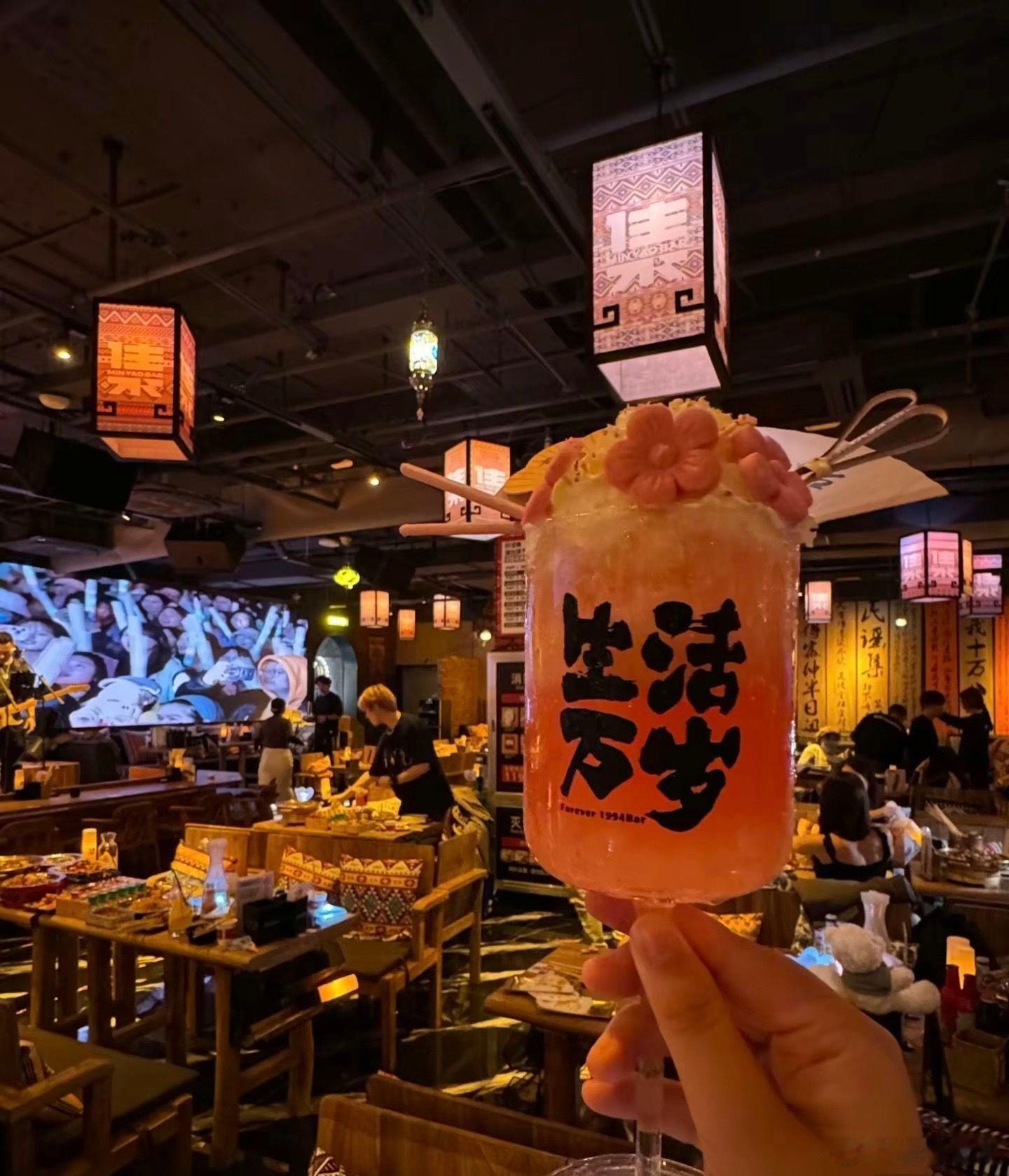 随手拍如果不是为了生活与责任，或许每个人都能是自由的鸟。可“长大”孤单得没有偏旁