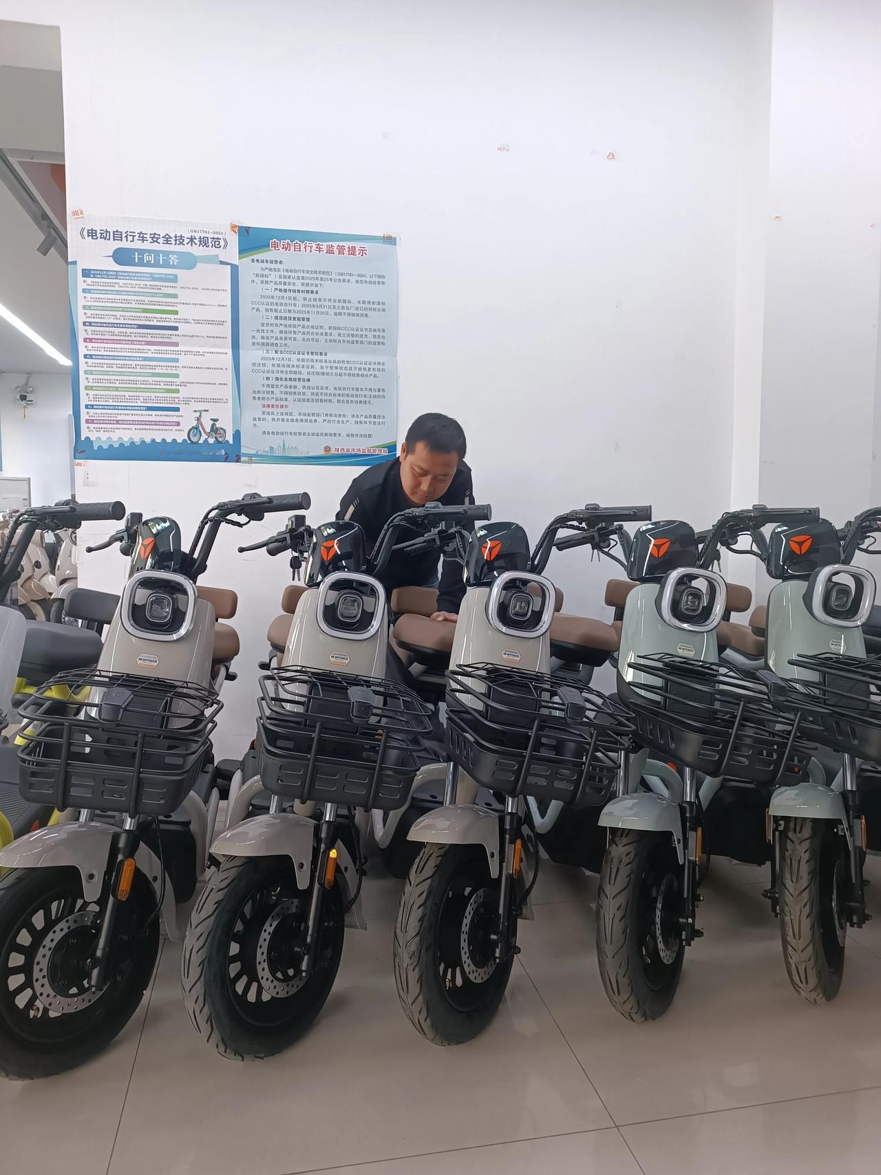 电动车品牌，雅迪、爱玛哪个更好？
 
雅迪与爱玛作为电动车行业两大巨头，定位差异