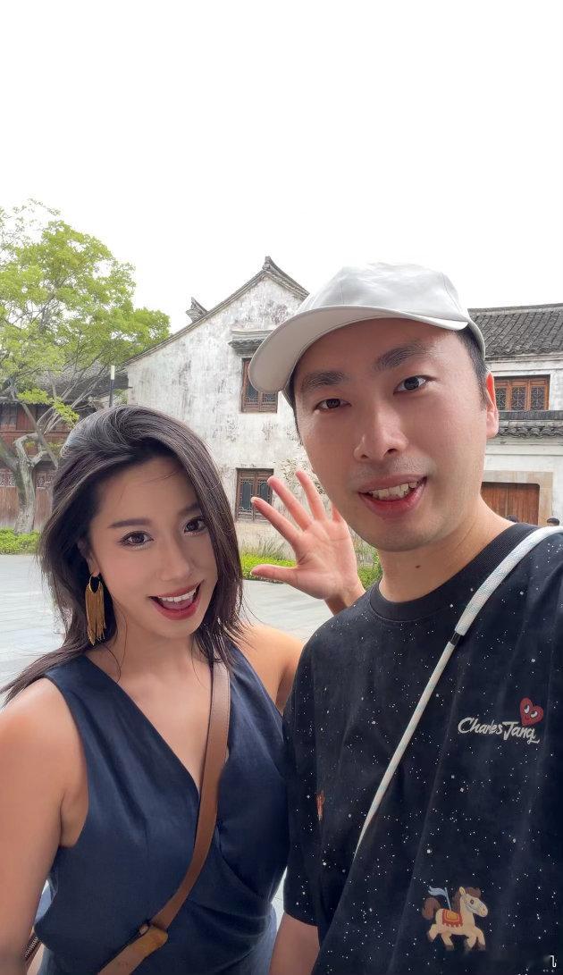 李蠕蠕曾经是深圳广电优秀主持人之一，集美貌与才华为一身，现在是抖音优秀创作者，也