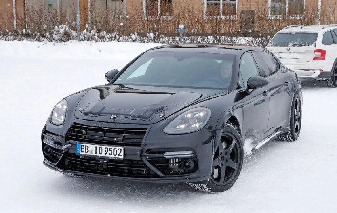 最新新一代宾利飞驰的路试谍照曝光。由于宾利飞驰、欧陆等车型来自 MSB 平台，在