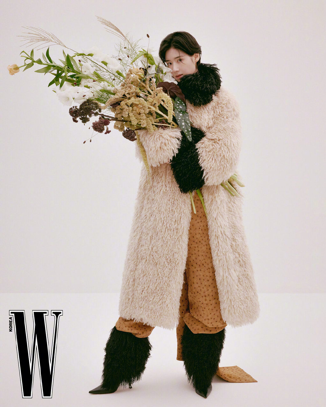 郑恩彩 x W KOREA 10月，文艺又松弛 ​​​