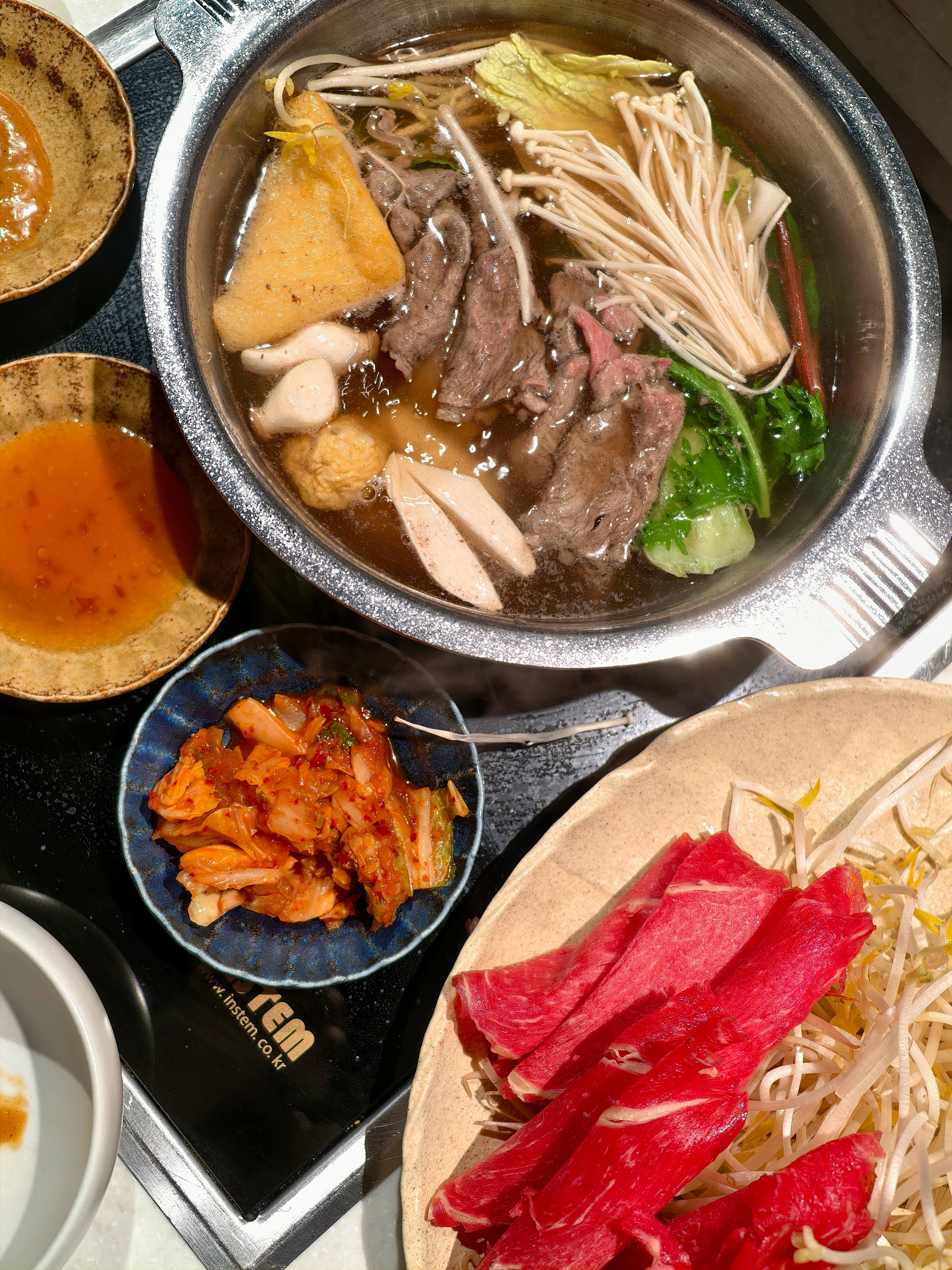 在语言不通的国家，跟着本地阿姨妈妈们进餐厅就完了第一站，微微失败 纯精肉，略老一