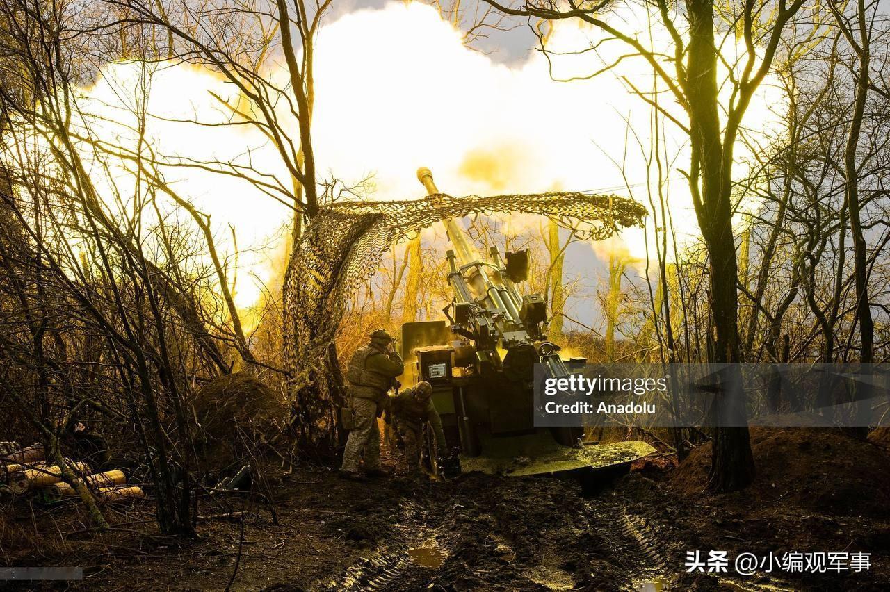 乌军第148独立炮兵旅在红军村方向部署的法国“凯撤”155毫米自行榴弹炮。