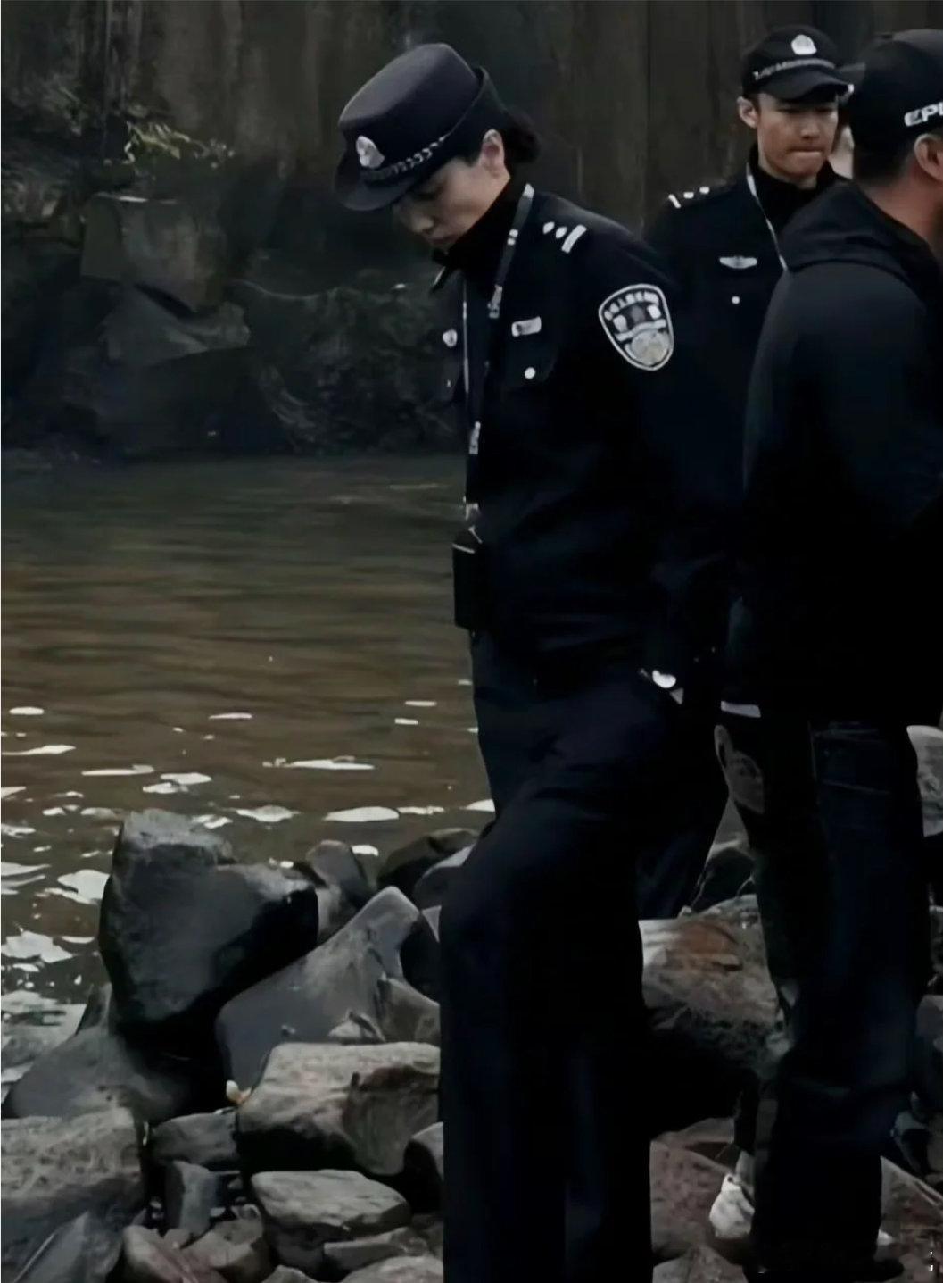 宋佳穿警服真的太有气质了 ​​​