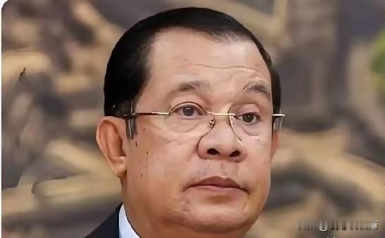 看到柬埔寨在拆中文招牌，
第一反应不是愤怒，
反倒是有点不解。这步棋确实走得让人