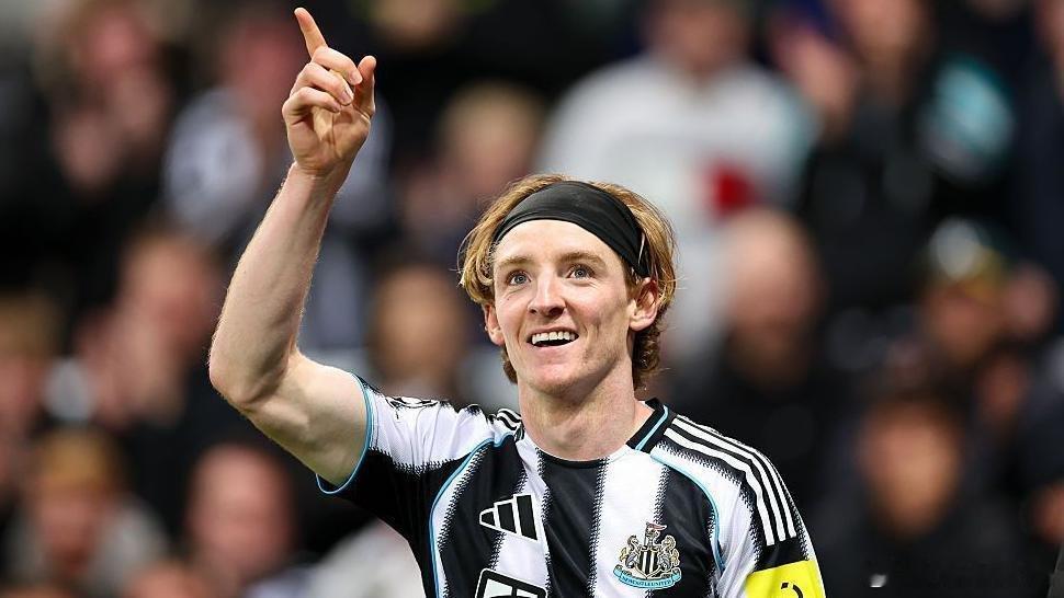 🚨🚨🚨［普拉滕伯格］：拜仁正尋覓一名「高水準」的攻擊型球員，這位球員不僅能