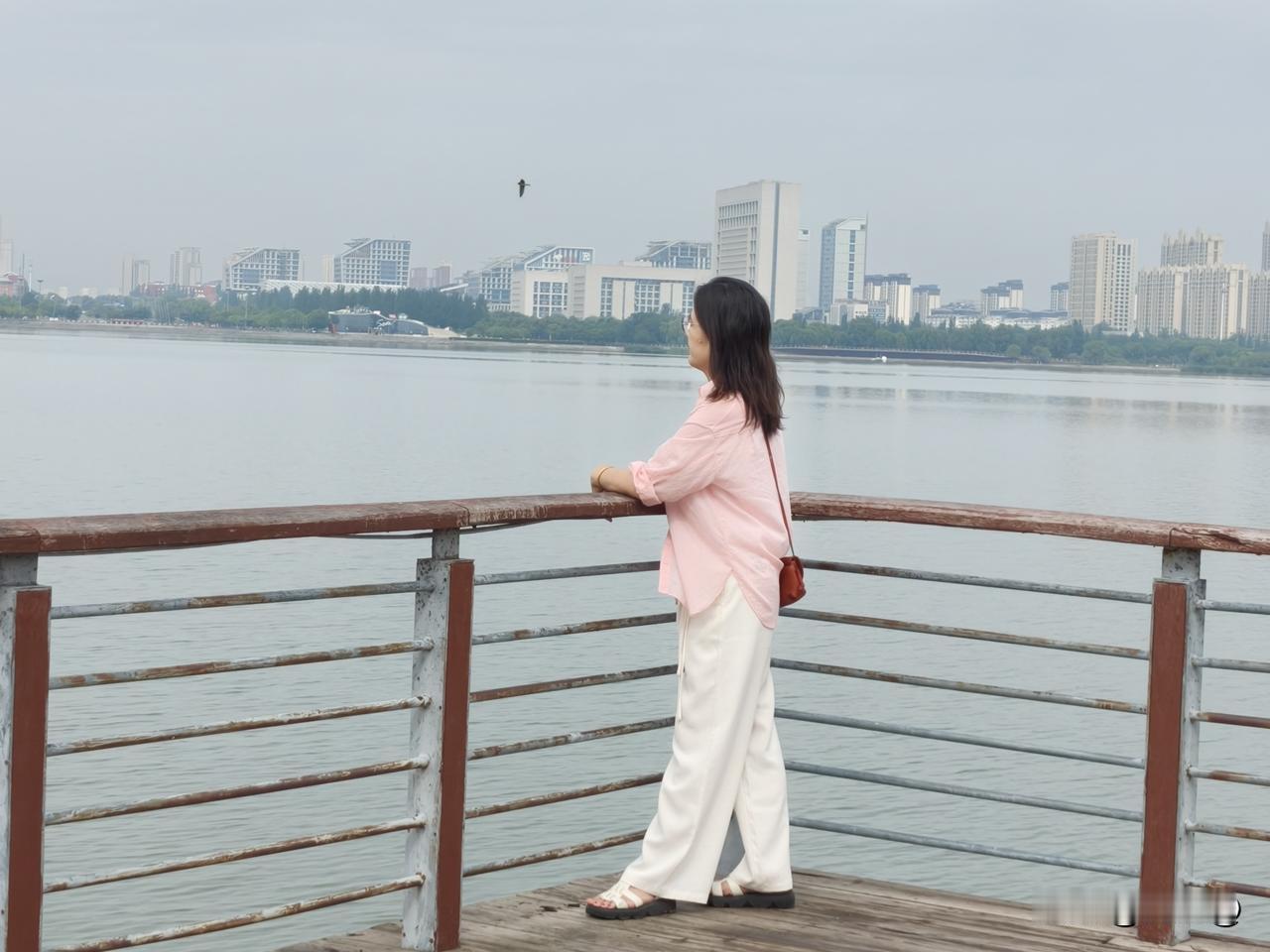 一个人的游荡~自在
几次跟团旅游，节奏太快，住宿饮食都不怎么样，累不说，一路上导