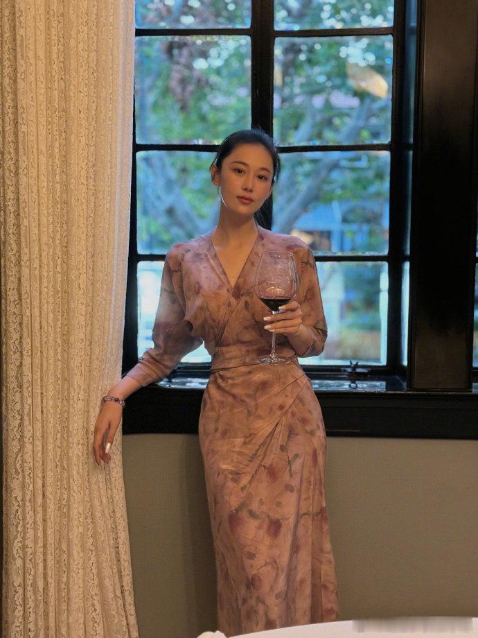 张馨予我可是江南女子呢张馨予称差点忘了自己会说吴侬软语张馨予表示好久没回家，都快
